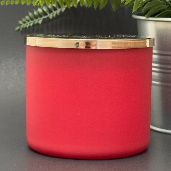 BBW Strawberry Pound Cake White Barn Bath & Body Works 3 Wick Candle - Picture 2 of 10